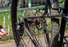 Rower leśny: gravel czy rower górski do spokojnych wycieczek po bezdrożach? Przerzutka i