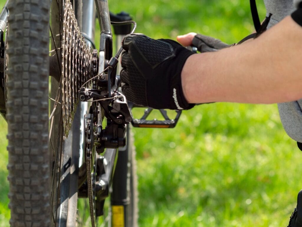 Rower leśny: gravel czy rower górski do spokojnych wycieczek po bezdrożach?